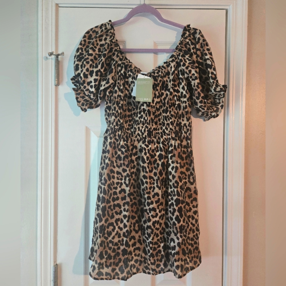 Leopard Print Puff Sleeve Dress